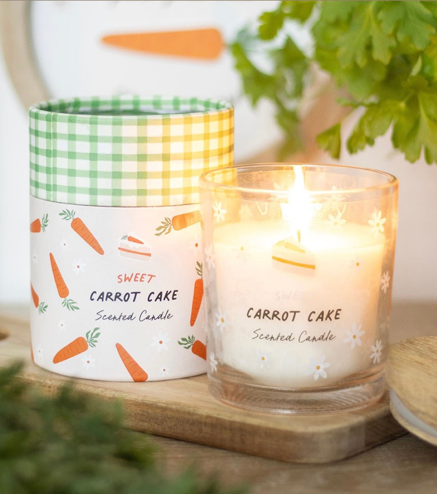 Carrot cake candle