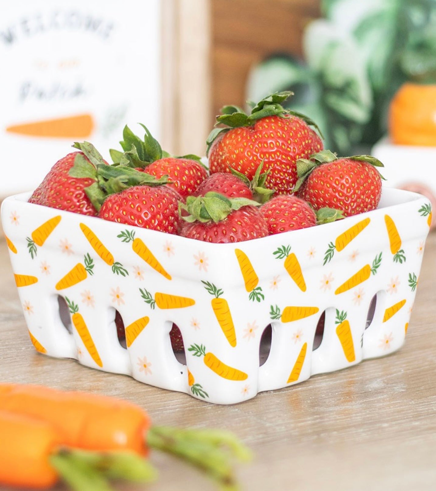 Ceramic carrot patch berry basket